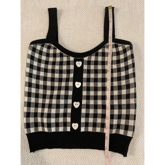Black And White Checkered Crop Top Tank Top With Hear Buttons - Picture 4 of 5